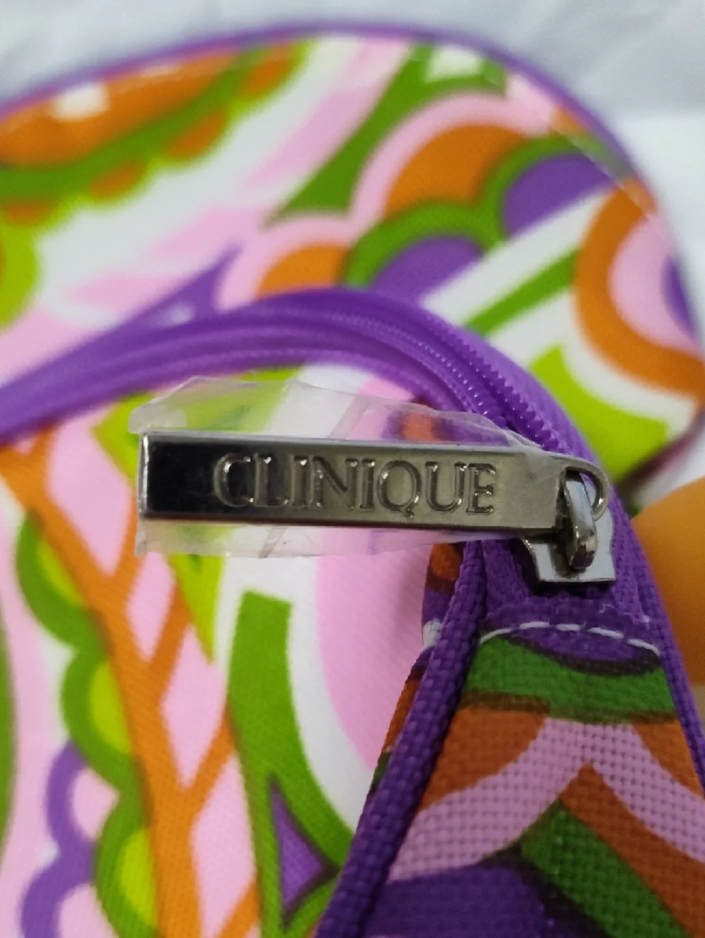 Clinique Colorful Paisley Cosmetic Bag Set - Pink, Green, Orange, Purple - Picture 2 of 4